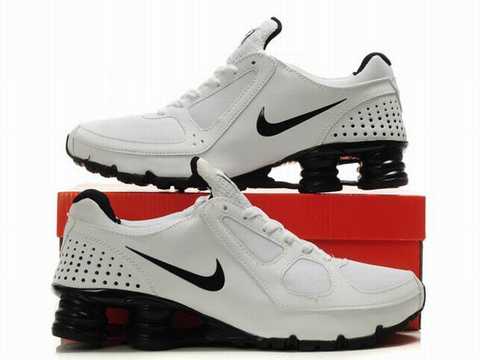 3 suisses nike shox